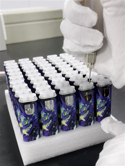 Čína Automatický motor 510 Hhc Thc Olejové jednorázové pero a jednorázové podstavce Továrna na tlustý olejový plnicí stroj